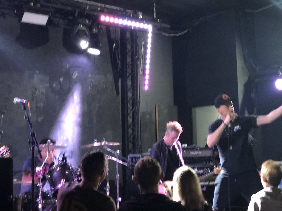 gazofllantwit's tweet photo. Great to see the @straight2vid legend that is @laney74 tonight in @GlobeCardiff with @GTABanned @ritchbattersby 
#JayButler @benmarsdenmusic 
Set was amazing, albums brilliant &amp; still coolest bass player I know🎸😉👌🏼
Enjoy the rest of the tour mate👍🏼 https://t.co/2cQcsKvLaI