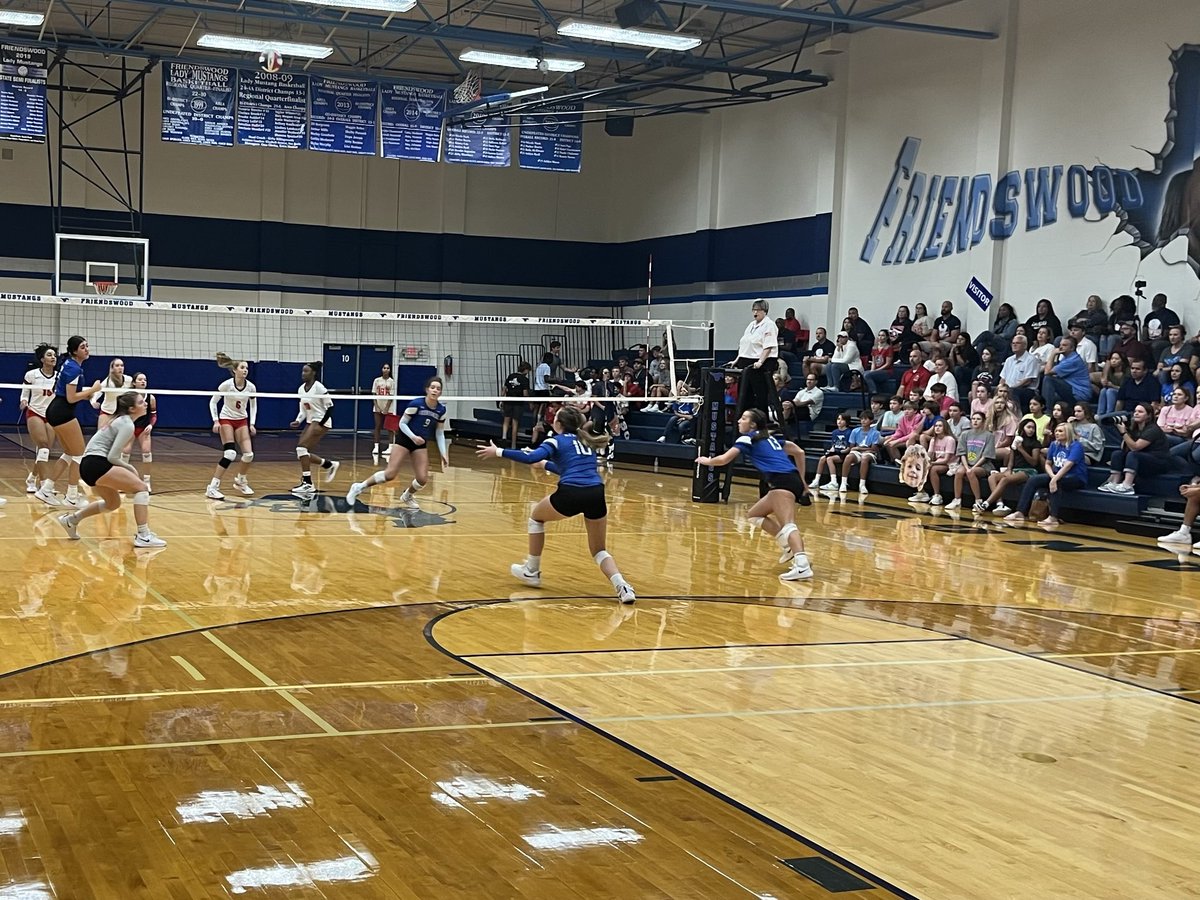 FHS state ranked Volleyball Team takes out 6A Powerhouse Dawson in 5! Way to go Stangs! #MustangHeartBeat #Together ⁦<a href="/fhsmustangs/">Friendswood High School</a>⁩ ⁦<a href="/FwoodVolleyball/">Friendswood VB</a>⁩ ⁦<a href="/friendswoodisd/">Friendswood ISD</a>⁩