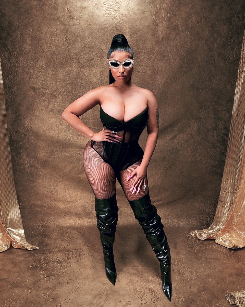 NICKIMINAJ's tweet photo. #LoveInTheWay out now 💙✨ https://t.co/xO6w8Azcum