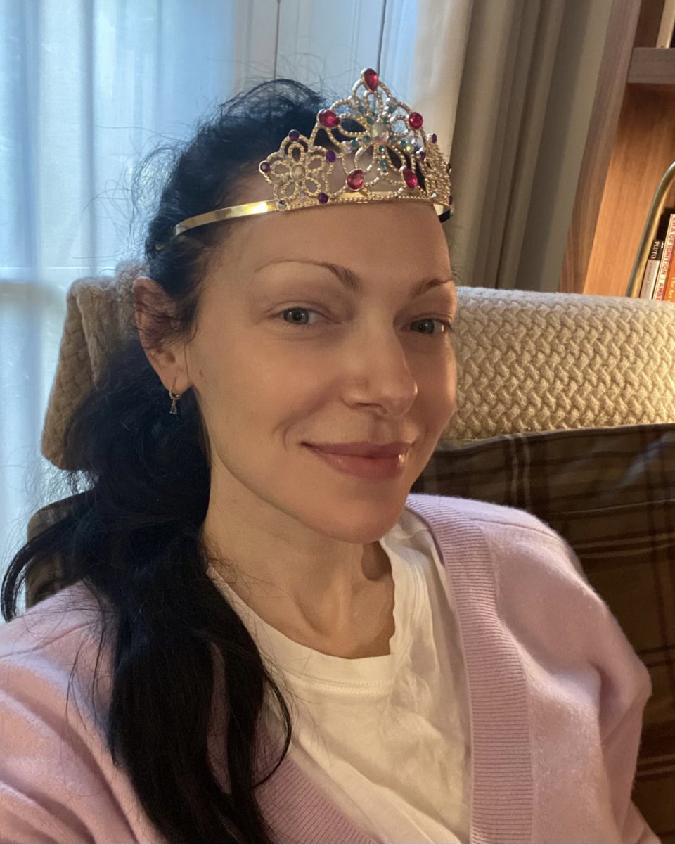 Laura Prepon tweet media