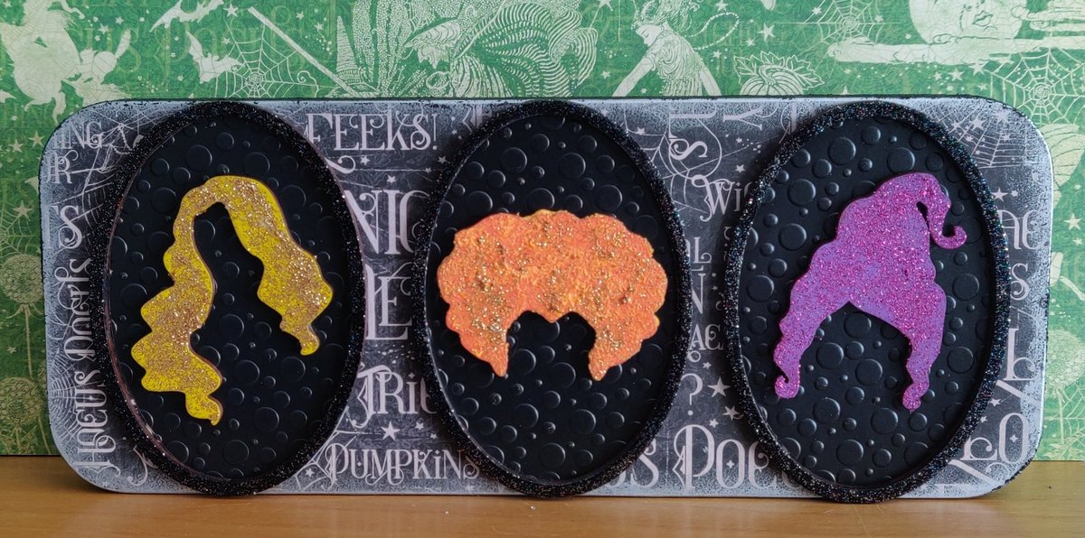 InnerCraftiness's tweet photo. A bit of Hocus Pocus this afternoon 🧙‍♀️ Reinventing what was designed as bunting, but it's boring to follow the rules 👻
#Halloween2022 #handmade #uniquegifts https://t.co/xPfCjwaEnf