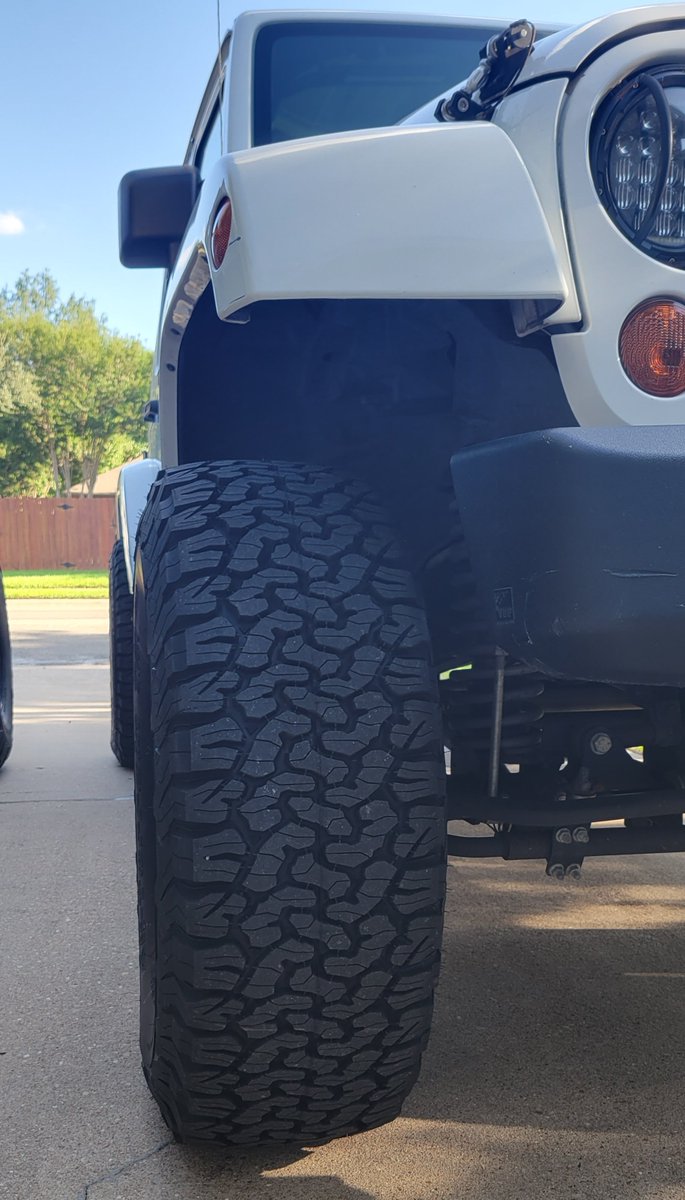 Dave got some new shoes today! <a href="/BFGoodrichTires/">BFGoodrich Tires</a> K02s!
<a href="/THEJeepMafia/">The Jeep Mafia</a> #Jeep #JKU