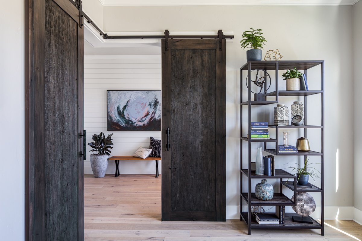 Corner barn doors offer versatile function with a hint of drama. 

#WestHillsHomesNW