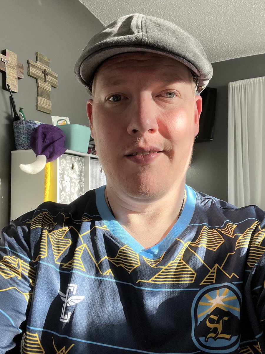 TexasMusicKid's tweet photo. Listened to my favorite podcast this morning at work so I decided to rock my ⁦@SeriouslyLoco⁩ kit for the first time tonight. #StayLoco https://t.co/6ve4Yfn2d6