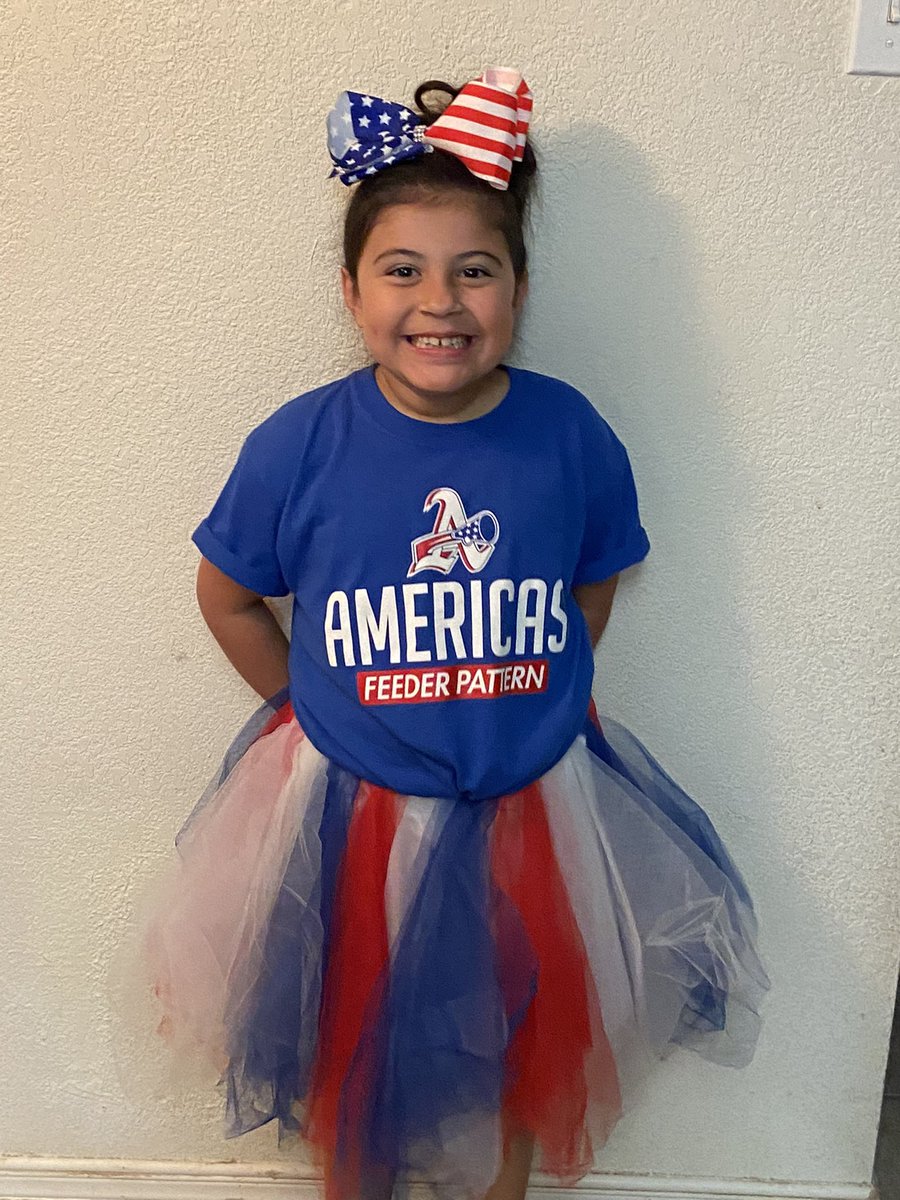 LStephenson_AHS's tweet image. A💙H💙S, We’ve got that Blazer pride! Our little Pirate &amp;amp; I PROUDLY showing our Trailblazing spirit in conclusion of our Hoco week festivities #FutureTrailblazer #ClassOf2002 #NothingisImpossible #BlazersUnited @Americas_HS @MCooper_ES