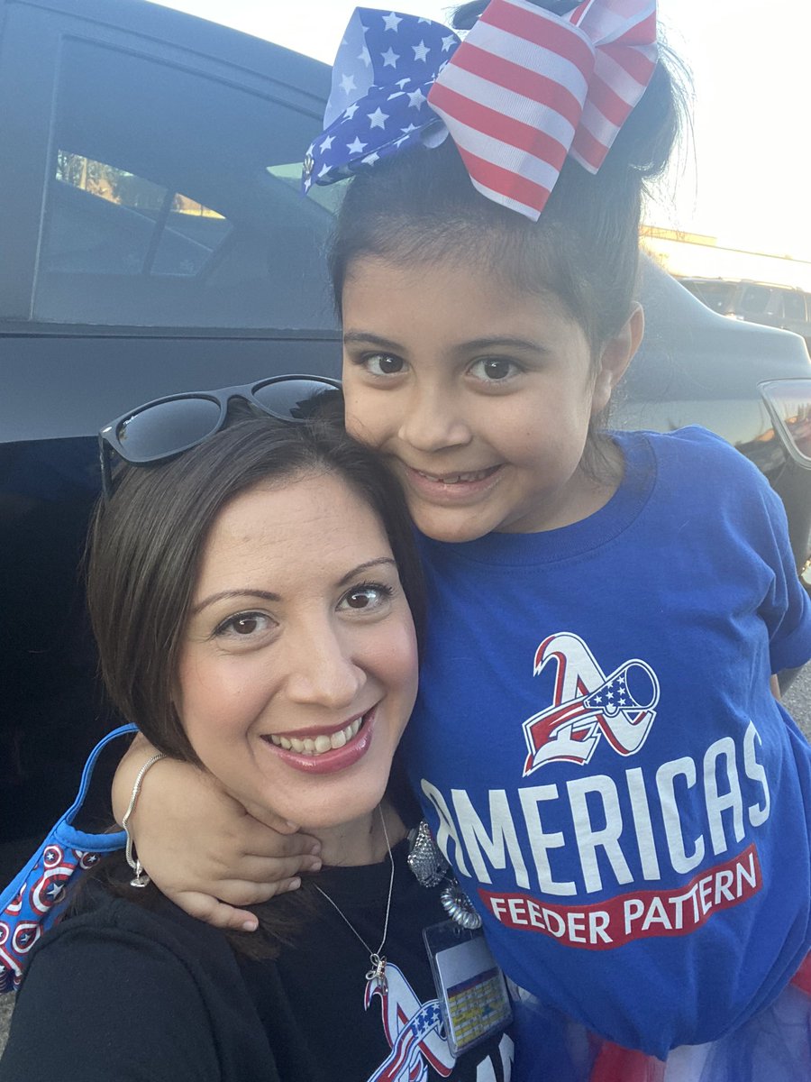 LStephenson_AHS's tweet image. A💙H💙S, We’ve got that Blazer pride! Our little Pirate &amp;amp; I PROUDLY showing our Trailblazing spirit in conclusion of our Hoco week festivities #FutureTrailblazer #ClassOf2002 #NothingisImpossible #BlazersUnited @Americas_HS @MCooper_ES