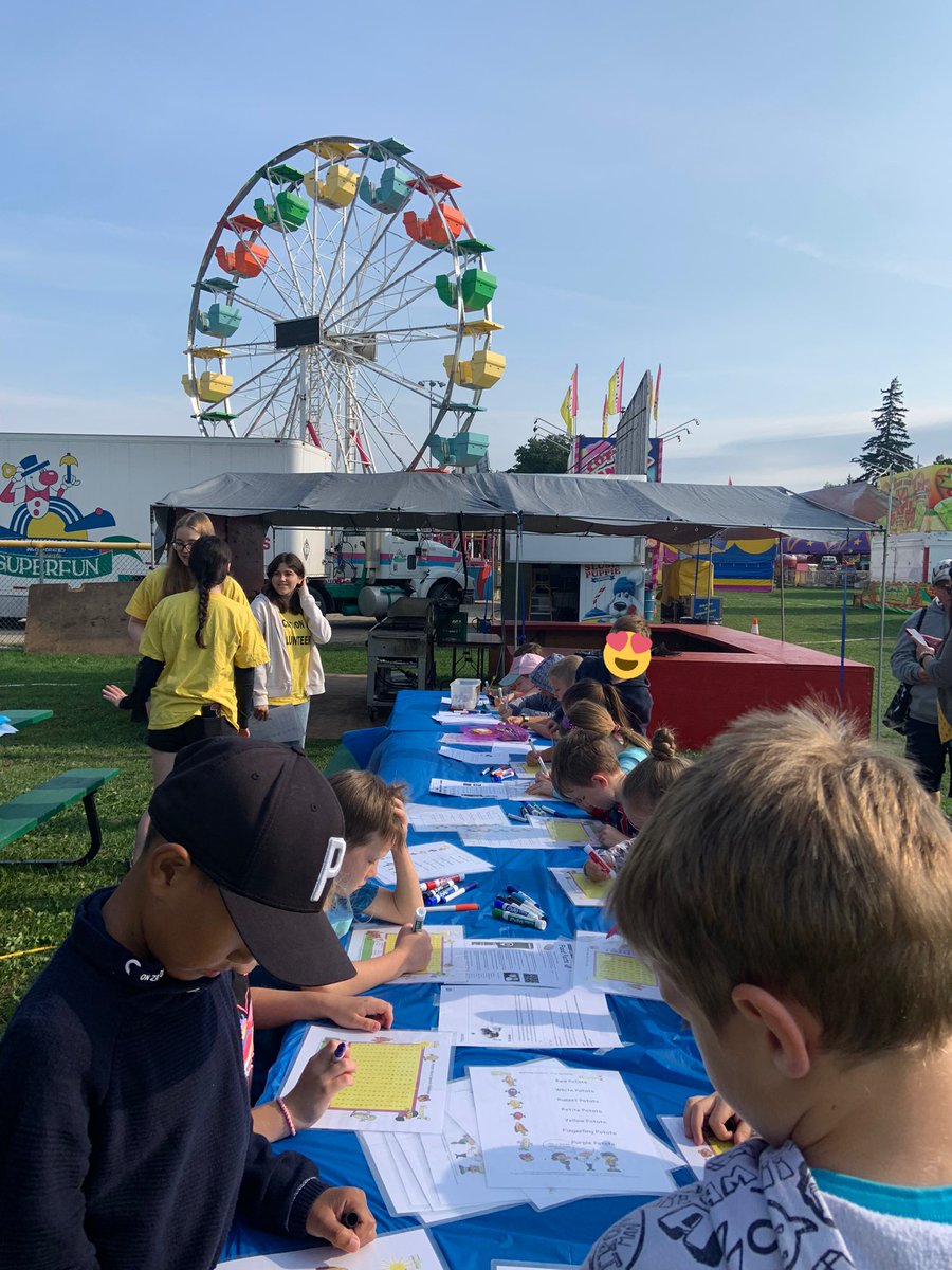 MsCMMelo's tweet image. Our trip to the Acton Fall Fair was such a blast! We designed potatoes, participates in some science experiments, and even went on an exciting wagon ride! #actonfallfair #hcdsb @StJoesActon