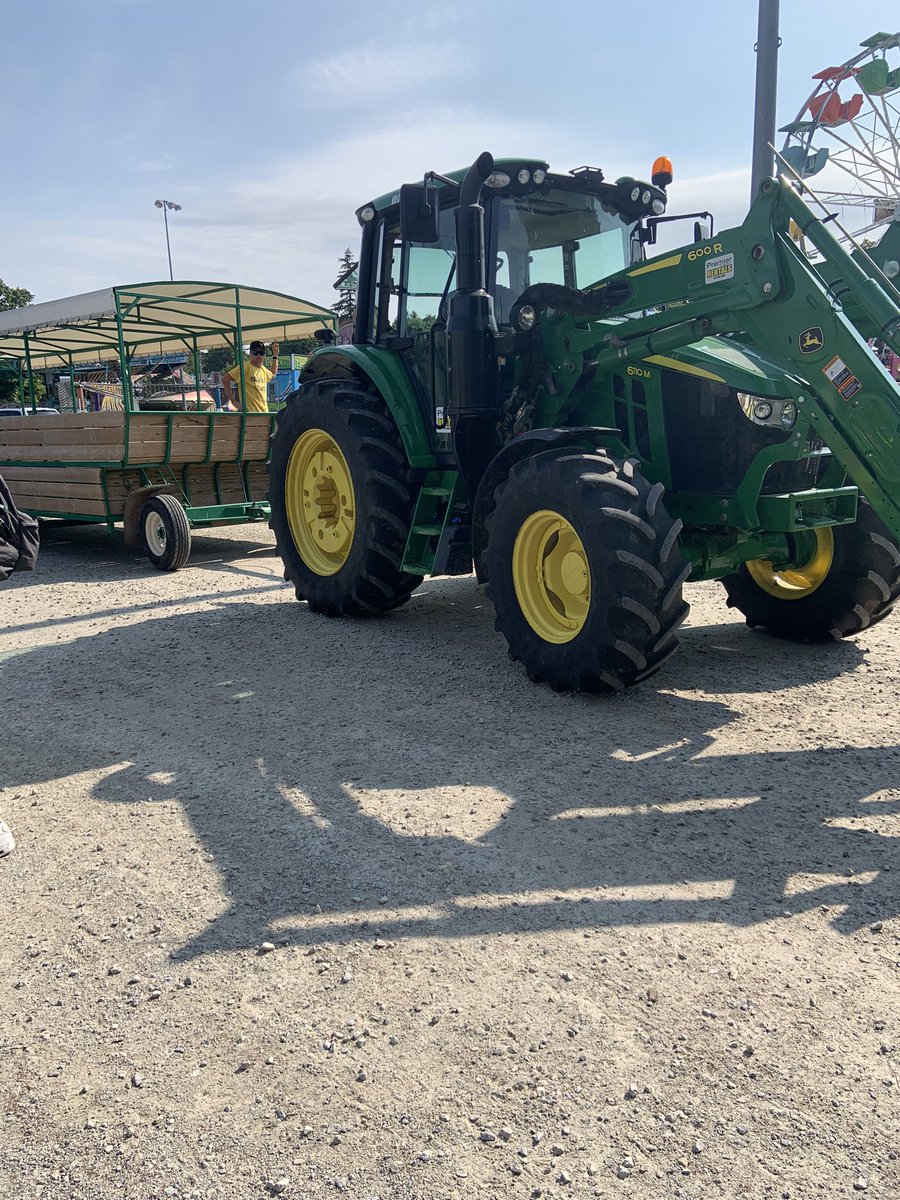 MsCMMelo's tweet image. Our trip to the Acton Fall Fair was such a blast! We designed potatoes, participates in some science experiments, and even went on an exciting wagon ride! #actonfallfair #hcdsb @StJoesActon