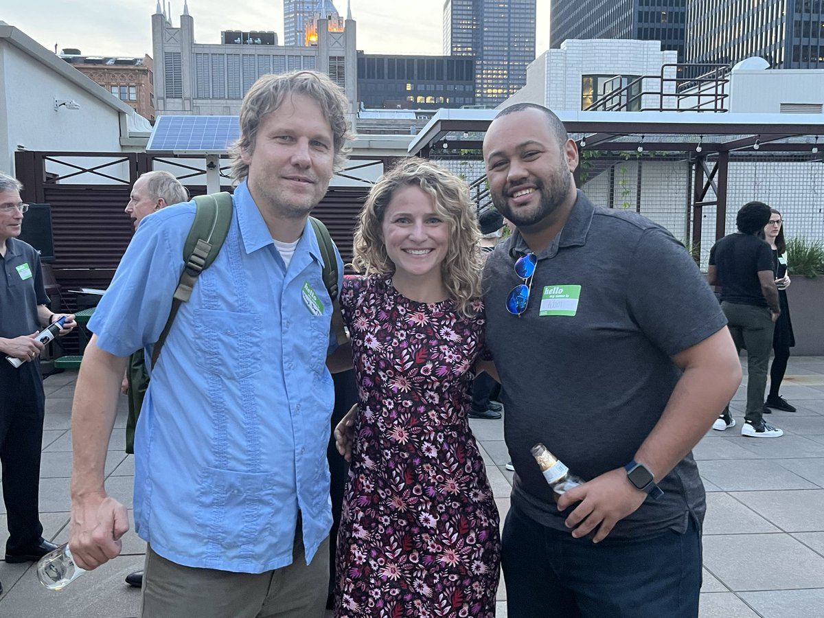 ChiSlade's tweet photo. Great time catching up with old mentors, colleagues and friends at the SPS reception @hughbartling @Amanda_Kass @DePaulU @uicdpa https://t.co/25TfLvPZMy