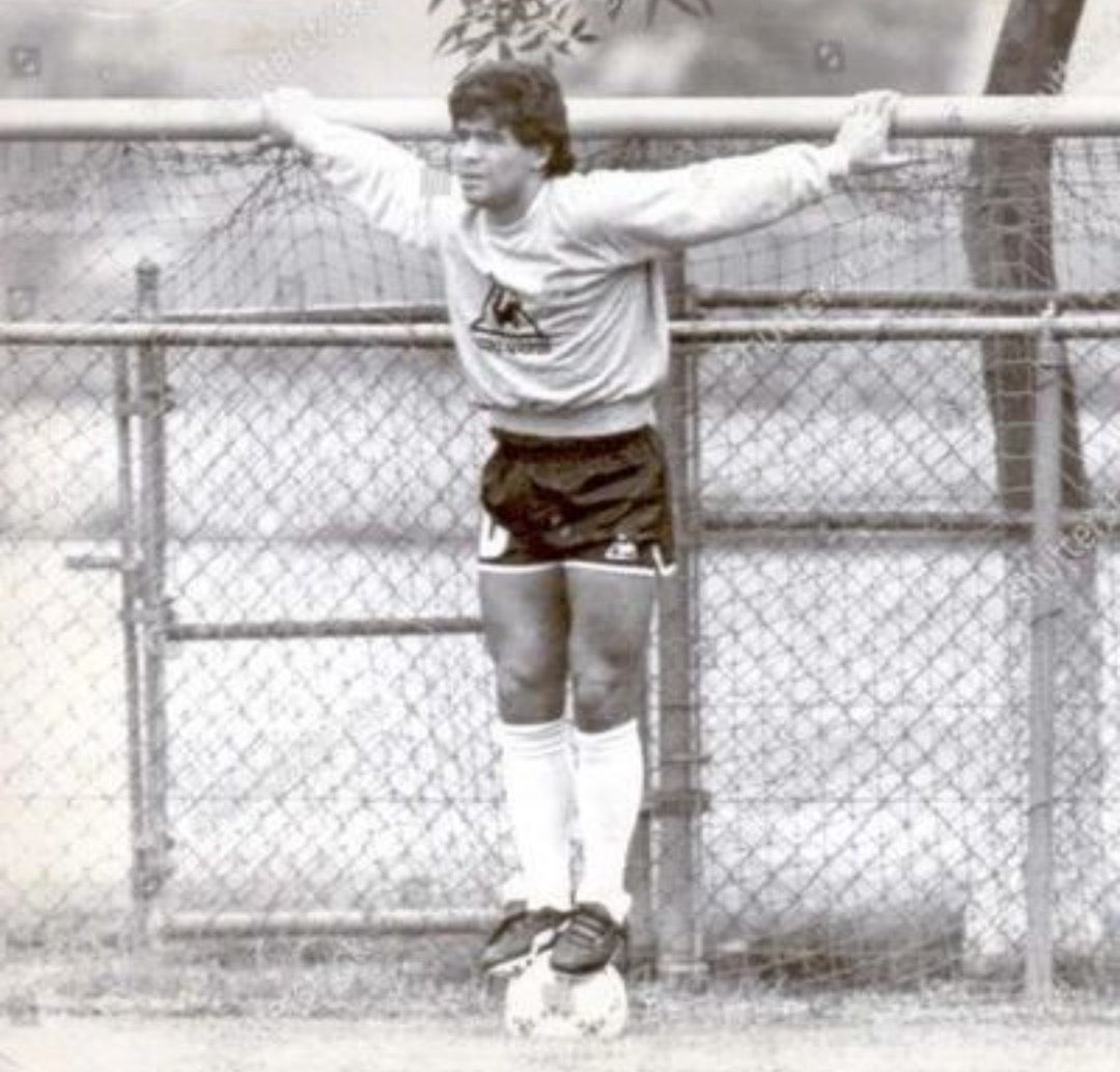 AleLiparoti's tweet photo. Maradona y Messi, que lindo es ser argentino. https://t.co/IfoCwLGkeN