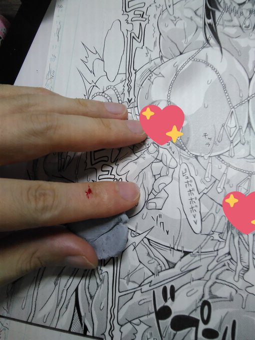 今回初流血🩸アナログトーン作業は、ちょっと扱い間違うとカッターでかすり傷付いちゃう🩹 