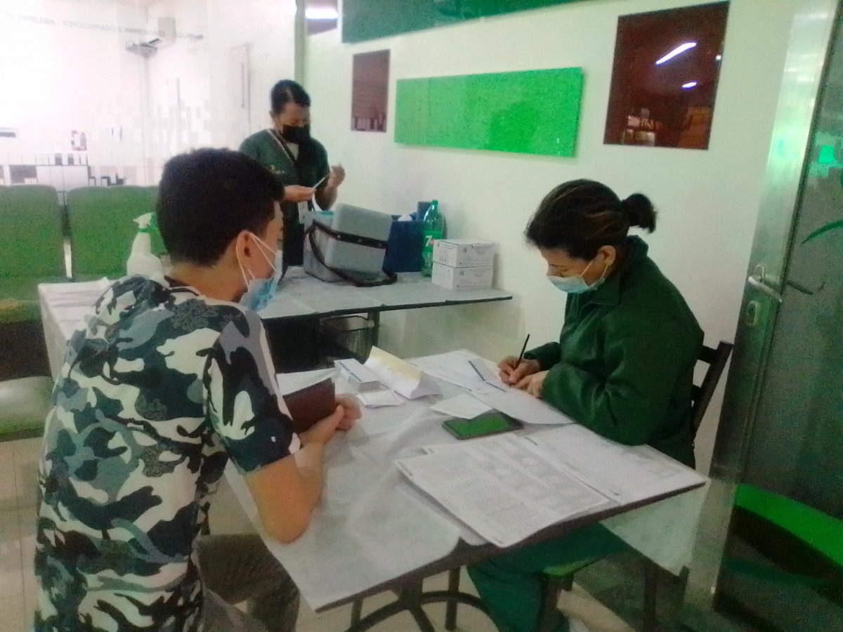 hospimilTiuna's tweet photo. #Enterate|| 🗣️🇻🇪||Gran Jornada de Atención al Soberano con la anuencia del GD @Garciaparramil Dir. del @hospimilTiuna! Atención medica oftalmológica y de vacunación, víveres... 1/3 #PorLaSaludDeLaPatriaJuntosVenceremos @Garciaparramil @DigesaludFANB @ServiciosMPPDVe #HMVS https://t.co/xu1MjtGKYa