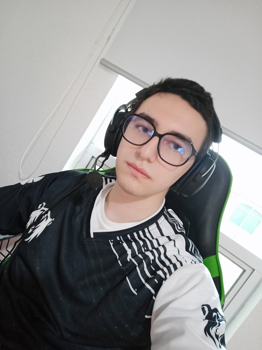 TopilloElPillo's tweet photo. Gracias @Z3R0_Gaming101 @PLSesportsMX @RavenInkx https://t.co/JG4b8TzwrK