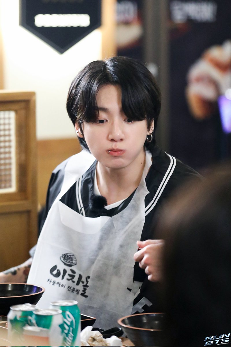 nugumjk's tweet photo. [Behind Cut] Run BTS! 2022 Special Episode JUNGKOOK https://t.co/g1Wc1IIh7M