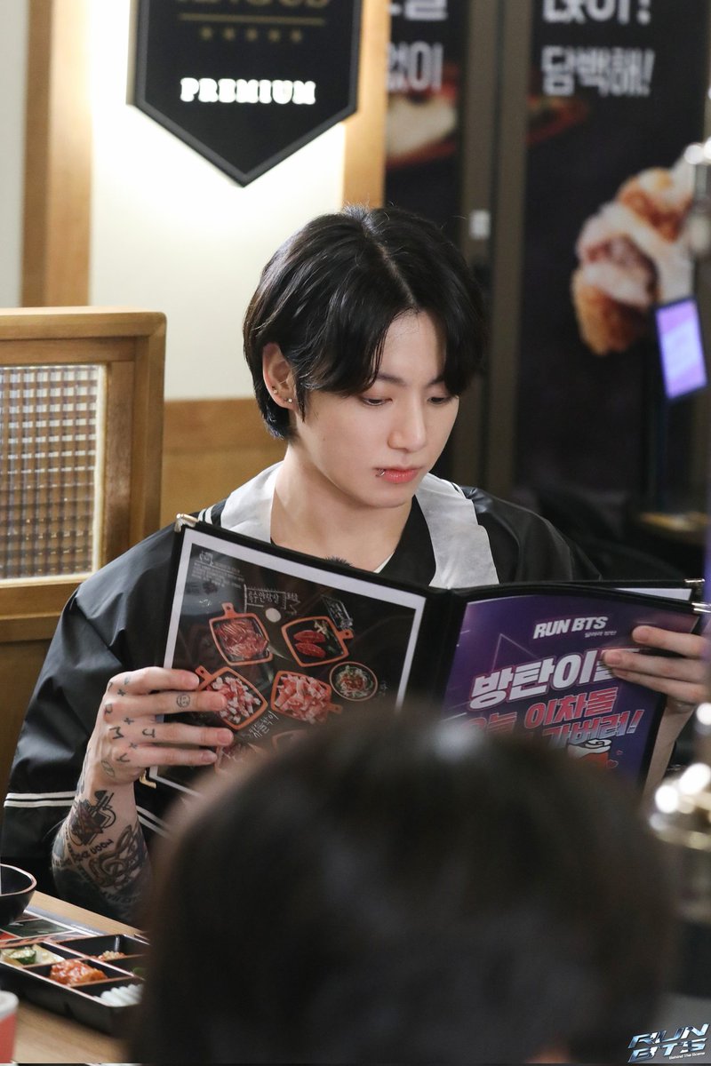 nugumjk's tweet photo. [Behind Cut] Run BTS! 2022 Special Episode JUNGKOOK https://t.co/g1Wc1IIh7M