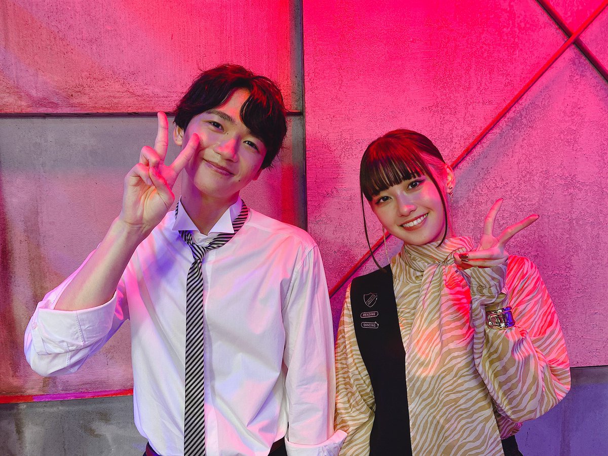 Peace ✌️
#マキマ
#デンジ
#チェンソーマン #chainsawman