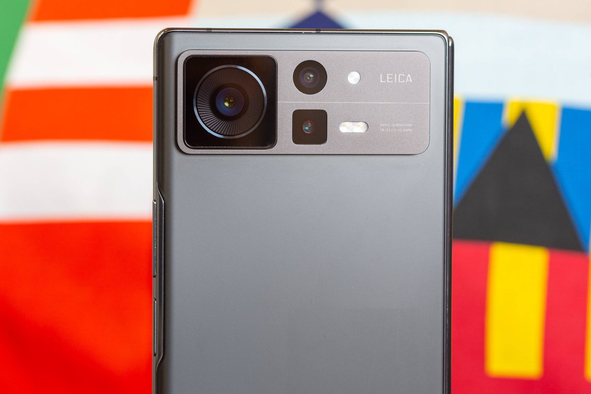 ravi3dfx's tweet photo. #xiaomimixfold2 Looks Amazing with #Leica Camera Setup 😍
@sandeep9sarma @s_anuj @manukumarjain @leijun
#Xiaomi #MiMixFold2 #MixFold2 https://t.co/eSDTWtaxSN