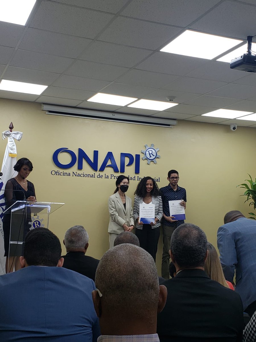 ADOPI_DR's tweet photo. Adopi felicita a los ganadores de la Comptencia de Tecnología aplicada 2021-2022 y apoya esta iniciativa de @OnapiRD que fomenta el estudio el estudio de la propiedad intelectual y la innovación en nuestro país. https://t.co/2okGNdKCe4