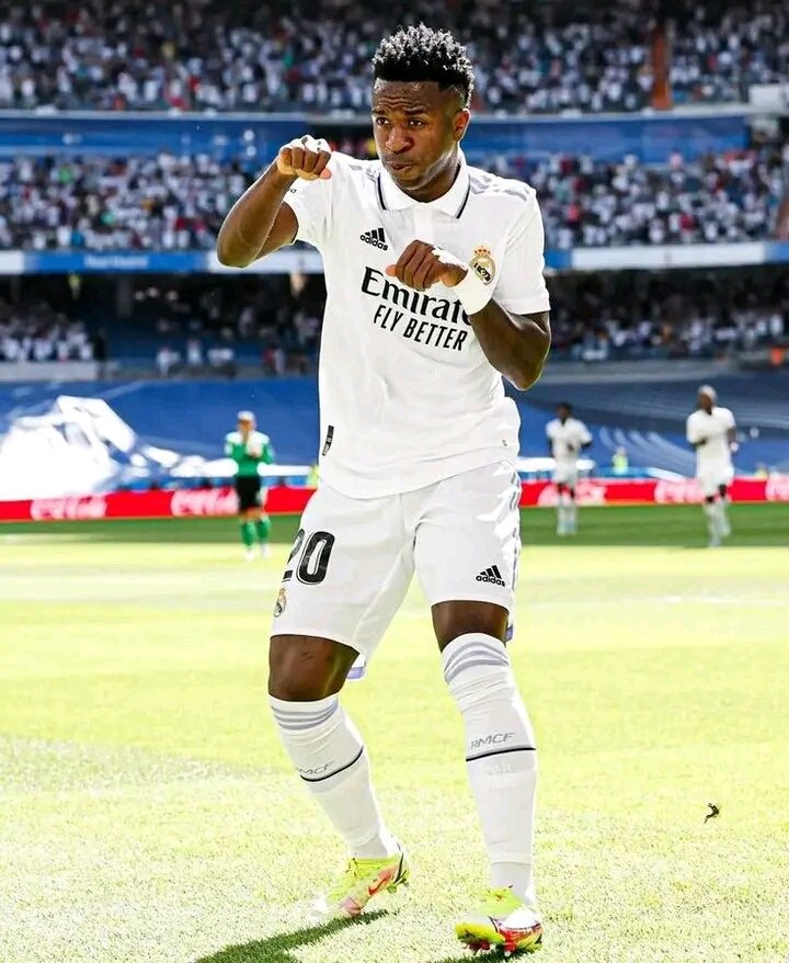 AleJohendrix23's tweet photo. '' No dejaré de bailar'' 
                     Vinicius jr 

#BailaViniBaila #BailaViniJr https://t.co/4YZrpL5aJJ