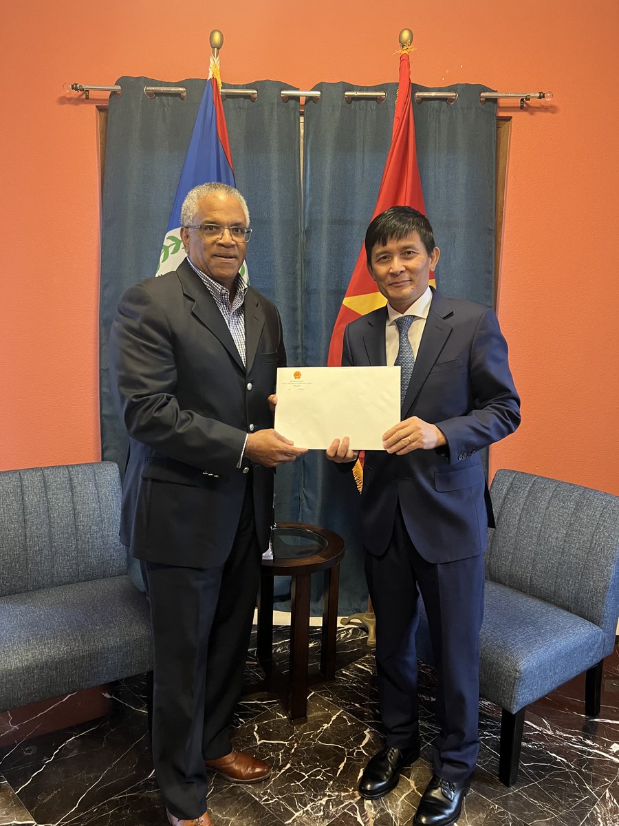 MFABelize's tweet photo. His Excellency H. E. Mr. Nguyen Hoanh Nam, Ambassador of Vietnam to Belize, presented his Letters of Credentials to Foreign Minister Eamon Courtenay, as part of the Ministry’s Diplomatic Week. 
#DiploWeek #September2022 #BelizeandVietnam https://t.co/8yCFR4Q5in