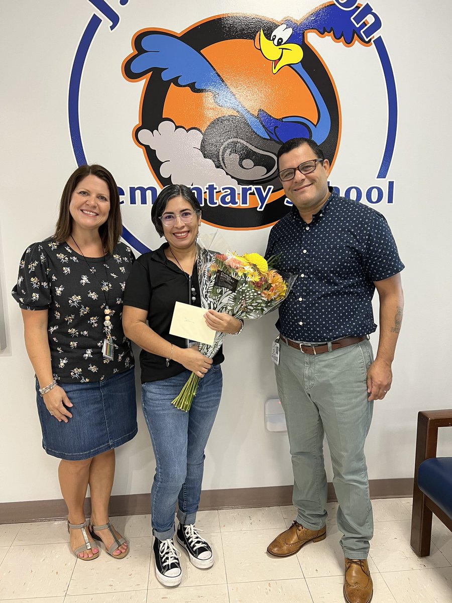 Johanna Ortiz is our Instructional Support Person of the year! Thanks for making our office a happy place to be! 💕📎☎️