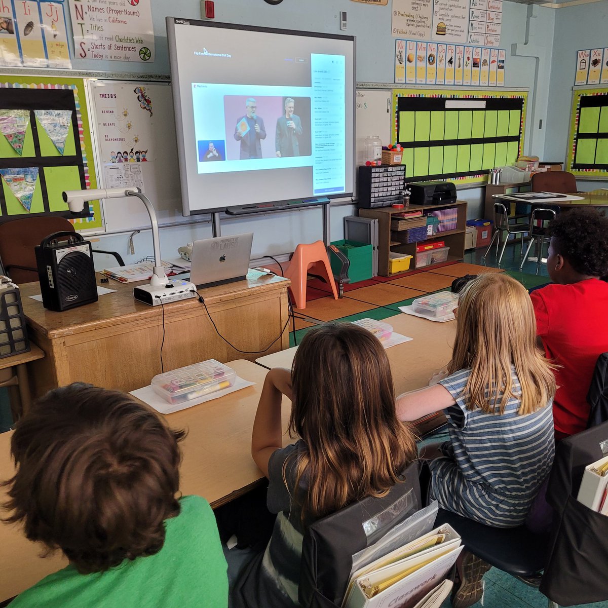 Celebrated #DotDay2022 with Ss all over the 🌎 thanks to @MicrosoftFlip!! 🤯🤩 by the power of tech to help us 🥳 creativity with @peterhreynolds reading #TheDot 🟠 LIVE!! When I started teaching in '99, I could have never imagined this reality!! #EdTech #MakeYourMark @ITI_LAUSD