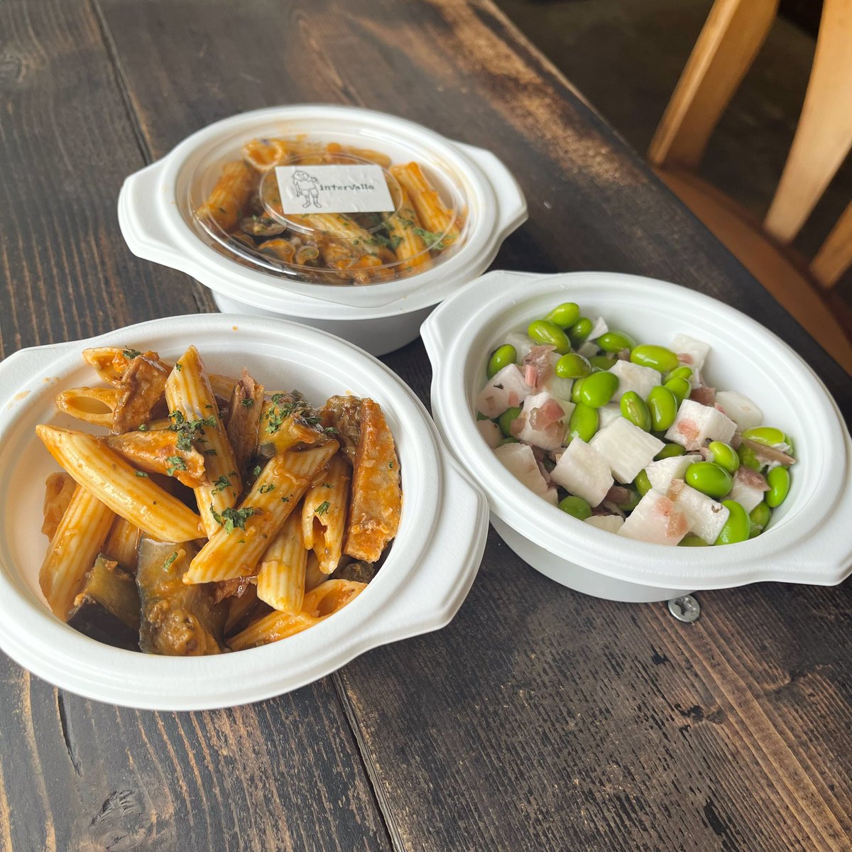 intervallo_s's tweet photo. 本日もよろしくお願いします。

takeoutのお惣菜ご用意しております。

⚠︎こちらのアカウントでの投稿は11月30日迄となります。
以降intervallo関連の投稿はheadoffice（@intervallo_2008）と統合してご案内させて頂きます。

#ペンネ
#秋刀魚
#ナス
#あしかが美人
#サラダ
#枝豆
#長芋
#梅肉 https://t.co/NDd3Wd6230