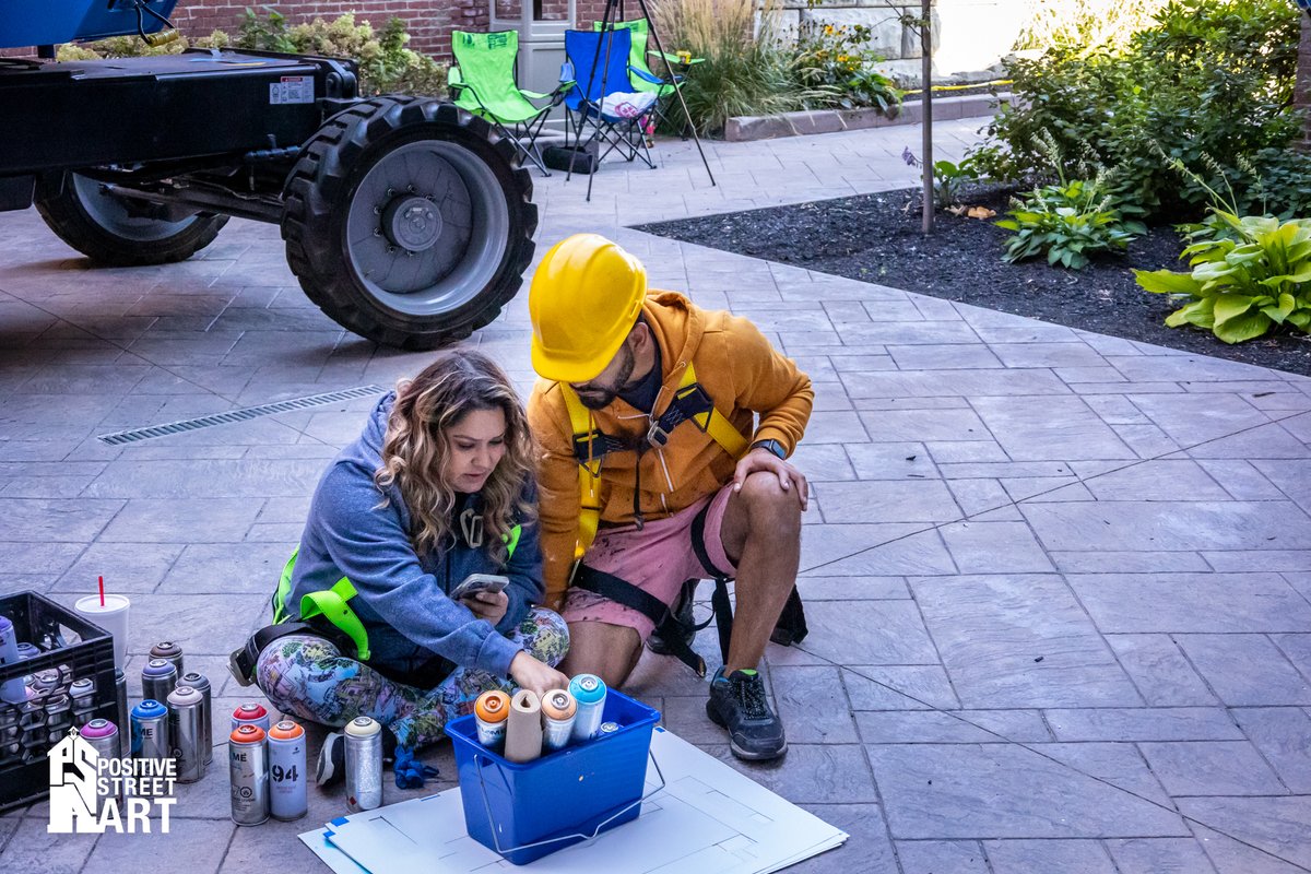 "High Scores, Barrels, N' Ladders"

We are just a few fireballs away from finishing this amazing and fun mural!

🎨 Manny Ramirez, Christian Ramirez, Cecilia Ulibarri

📸 Chris Boncoddo

#murals #streetart #urbanart #positiveart #classics #videogames #themedmurals