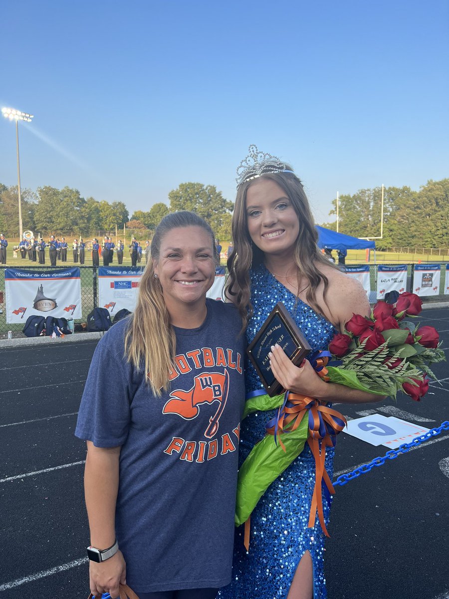 BlountSoftball's tweet photo. $7K raised and a great team effort! Thank you to everyone who showed us some support this HOCO season 🧡💙 And our girls @kaley_0503 @karley_rule represented athletics well! https://t.co/8ZgEPlWO11