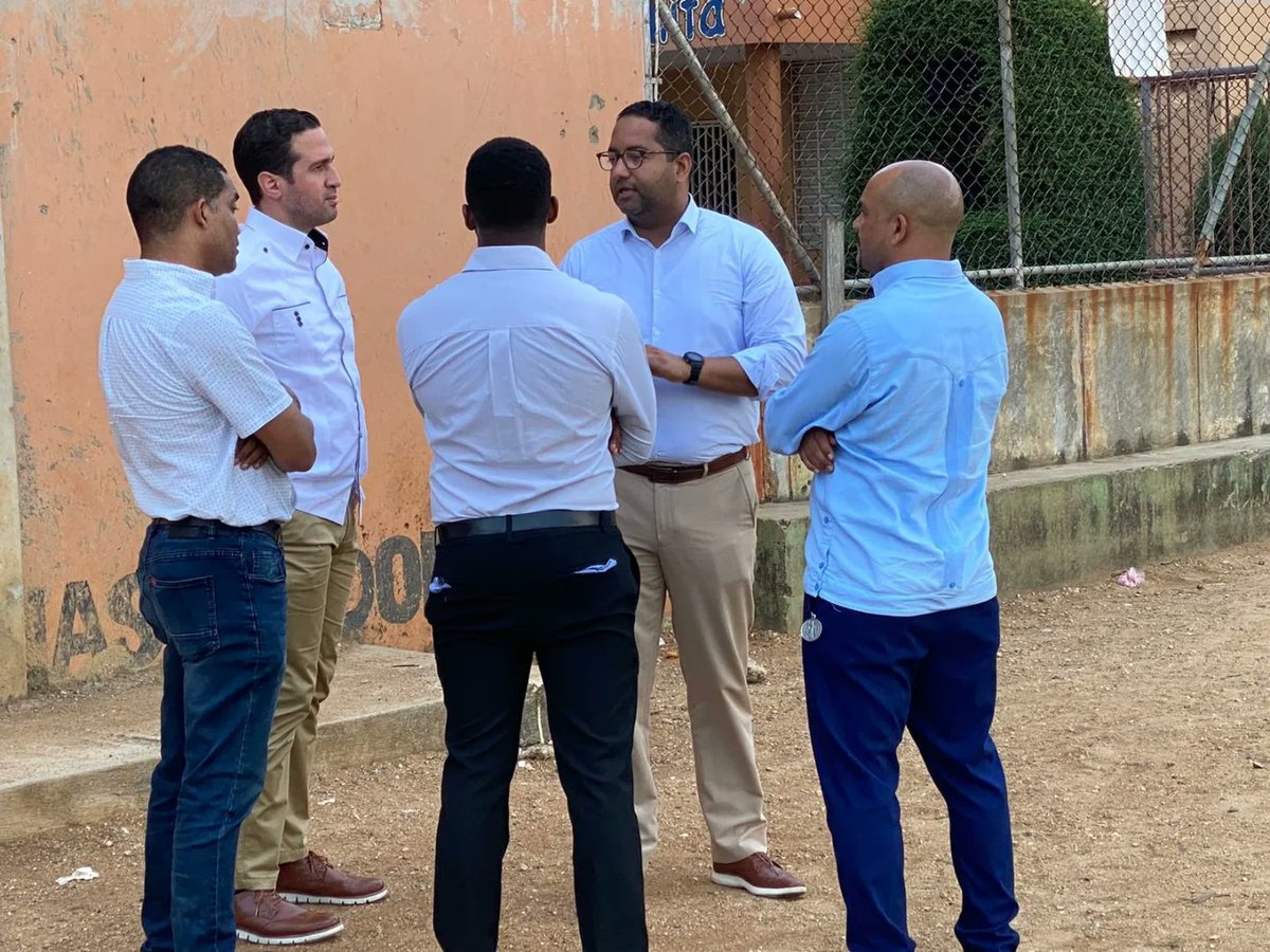 BennyMetz's tweet image. Fútbol en María Auxiliadora!
En el play Parroquia Oratorio, me reuní con directivos de fundación Salesianos Don Bosco, haciendo gestiones para que los niños y jóvenes puedan practicar fútbol y beisbol en mejores condiciones. 
 @comnafutbolrd