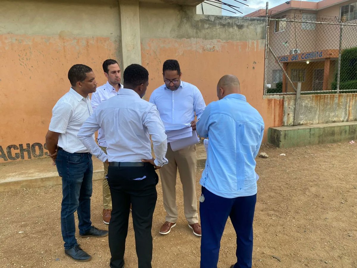 BennyMetz's tweet image. Fútbol en María Auxiliadora!
En el play Parroquia Oratorio, me reuní con directivos de fundación Salesianos Don Bosco, haciendo gestiones para que los niños y jóvenes puedan practicar fútbol y beisbol en mejores condiciones. 
 @comnafutbolrd