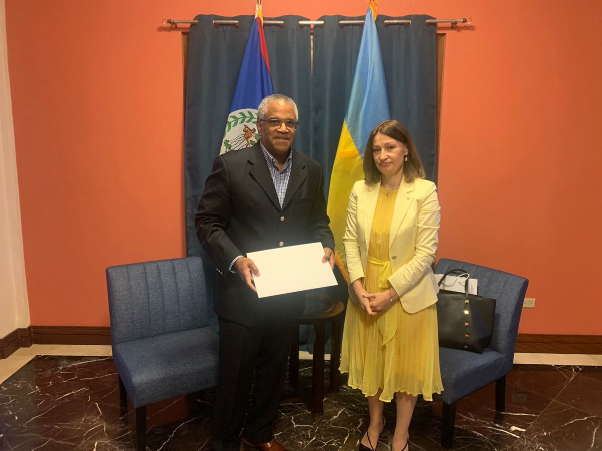 MFABelize's tweet photo. Her Excellency Mrs. Oksana Dramaretske, Ambassador of Ukraine to Belize, presented her Letters of Credentials to Foreign Minister Eamon Courtenay, as part of the Ministry’s Diplomatic Week.
#DiploWeek #September2022 #BelizeandUkraine https://t.co/gSshx8TPVO