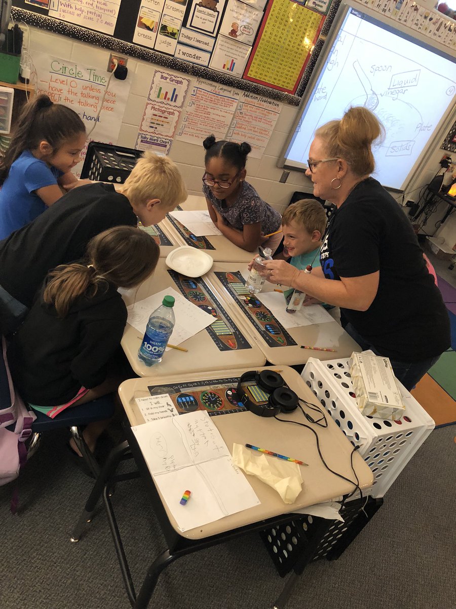 Principal_TG's tweet image. Today Mrs. Washington was teaching her 2nd graders about properties of matter. The kids loved it!!! @EnterpriseElem1 @WichitaUSD259 #wpsproud #wpsignitelearning