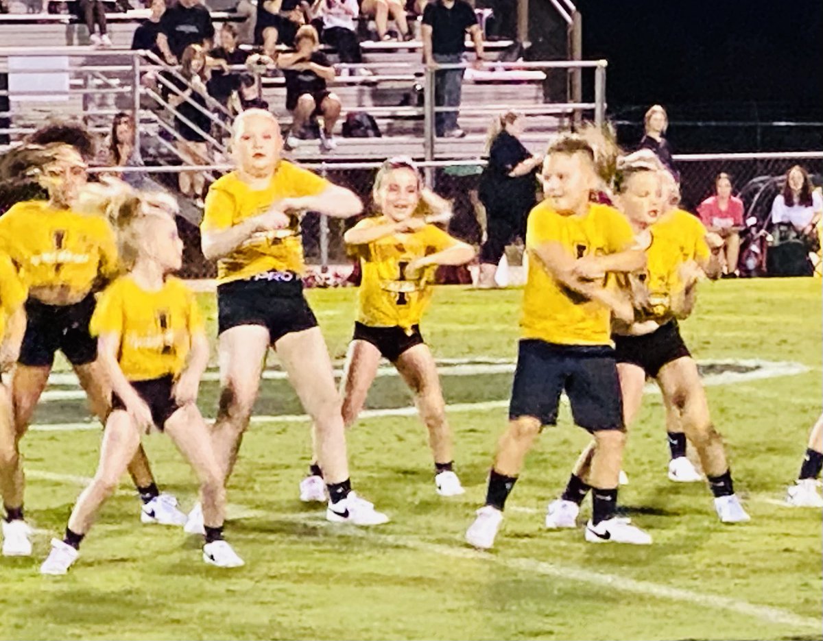 JonathanDDuty's tweet photo. Super Proud of Emma Claire as she performed with her dance team Ignite Dance LLC Friday night during Halftime of the Greer π game at Dooley Field. #shehassomemoves #hershortsaretooshort https://t.co/XTcUfFFMDe
