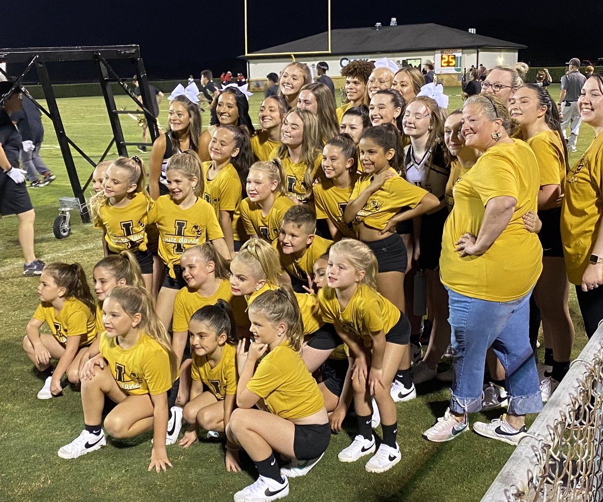 JonathanDDuty's tweet photo. Super Proud of Emma Claire as she performed with her dance team Ignite Dance LLC Friday night during Halftime of the Greer π game at Dooley Field. #shehassomemoves #hershortsaretooshort https://t.co/XTcUfFFMDe