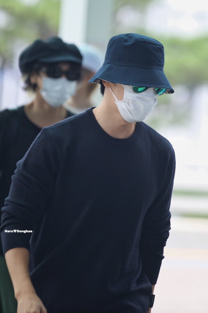 harudonghae's tweet photo. 220916 ICN 출국 ✈️
👋🏻👋🏻👋🏻
@donghae861015 
#동해  
#이동해
#donghae
#슈퍼주니어 https://t.co/vbgUUBZFXB