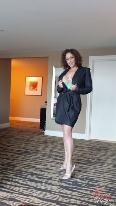 I wonder how wild and horny the two of us can get. 😈🔥🔥 https://t.co/iQmsMbGHMx<a href="/tag/mvsales"class="tags"><span>#mvsales</span></a>