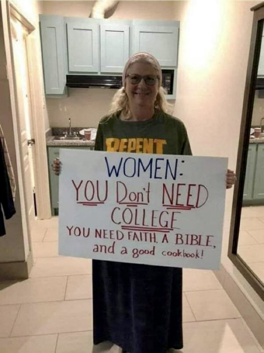 kangaroos991's tweet image. THIS woman REALLY understands servitude! All comments welcome!

#JustSayingWow
