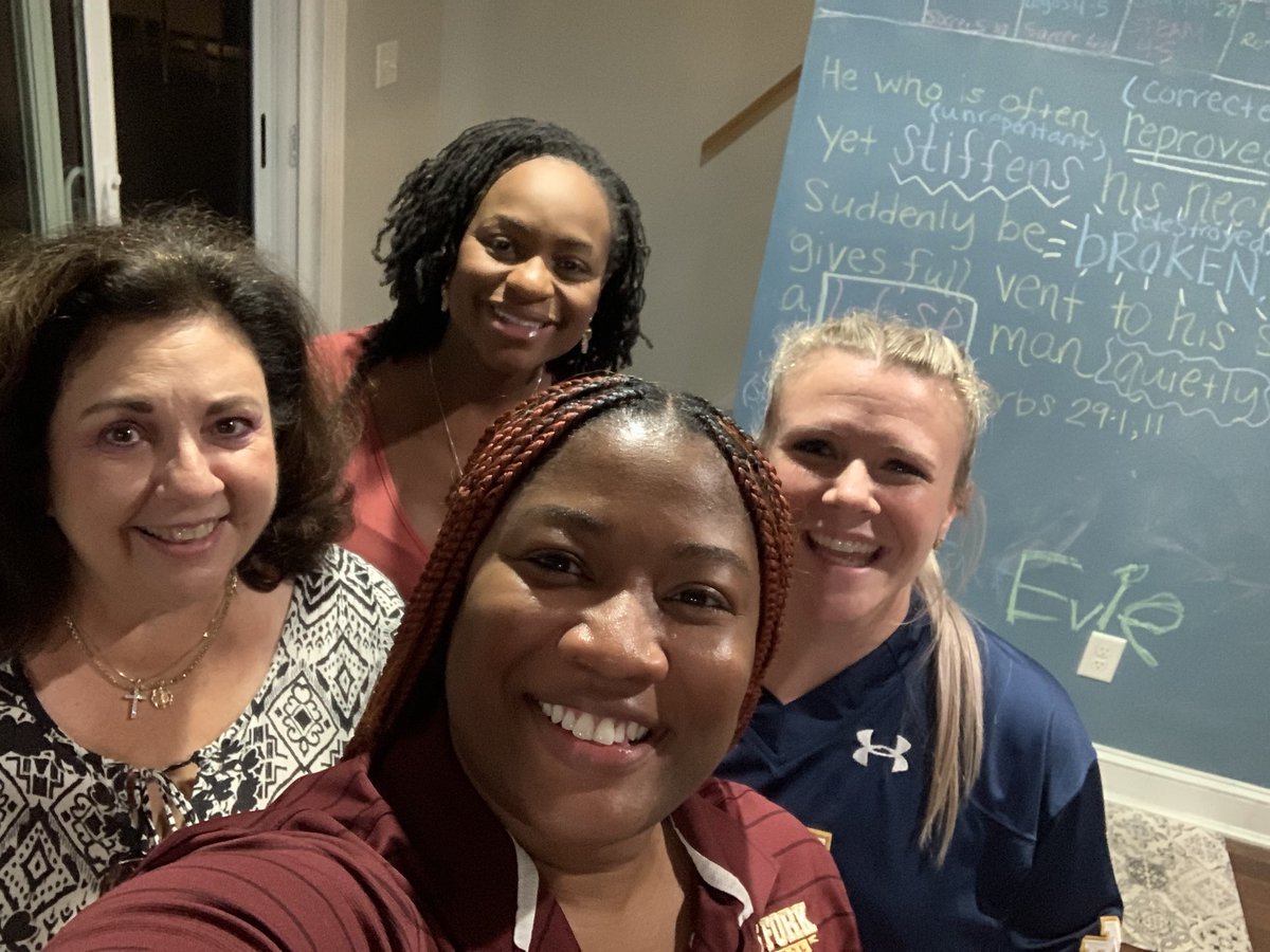 ClassWithCronk's tweet photo. Never underestimate the imprint you leave as a teacher!! This incredible woman, Mrs. Zirkle, was my teacher for 4 years at Bayside’s Medical Academy T W E N T Y years ago! These ladies and I graduated together in 2006 and tonight we gathered with our families! @vbschools #blessed https://t.co/VAm3zVsT5x