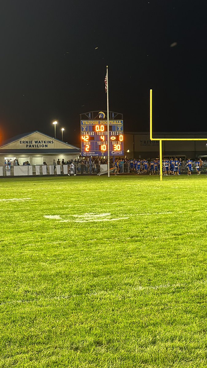 tritontrojans's tweet photo. 🏈 final Triton 42 Culver Comm. 0 #HNAC https://t.co/CFEzi7GZCc