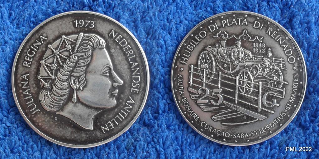 Dutch West Indies.
Queen Juliana Silver Jubilee 1973. 25 Guilders.