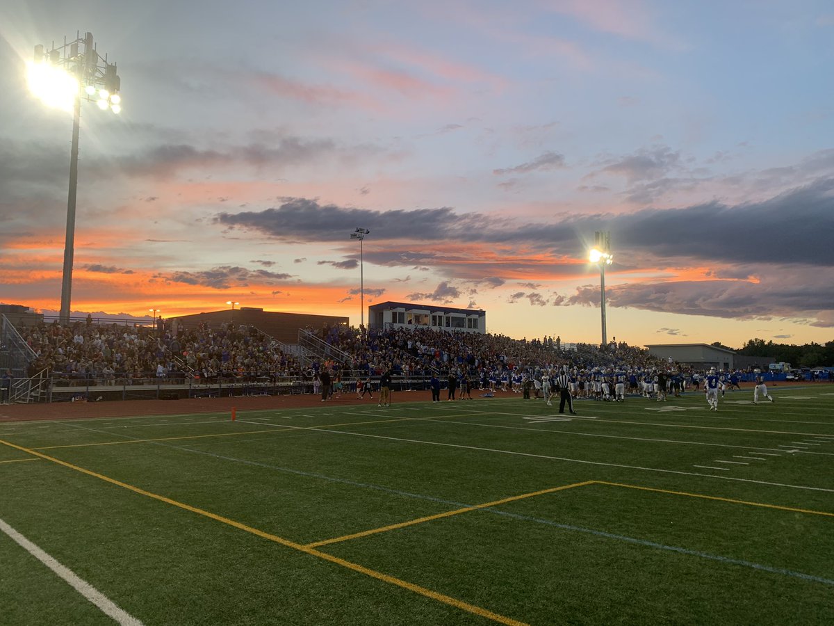 What an awesome day! 🤩🏈