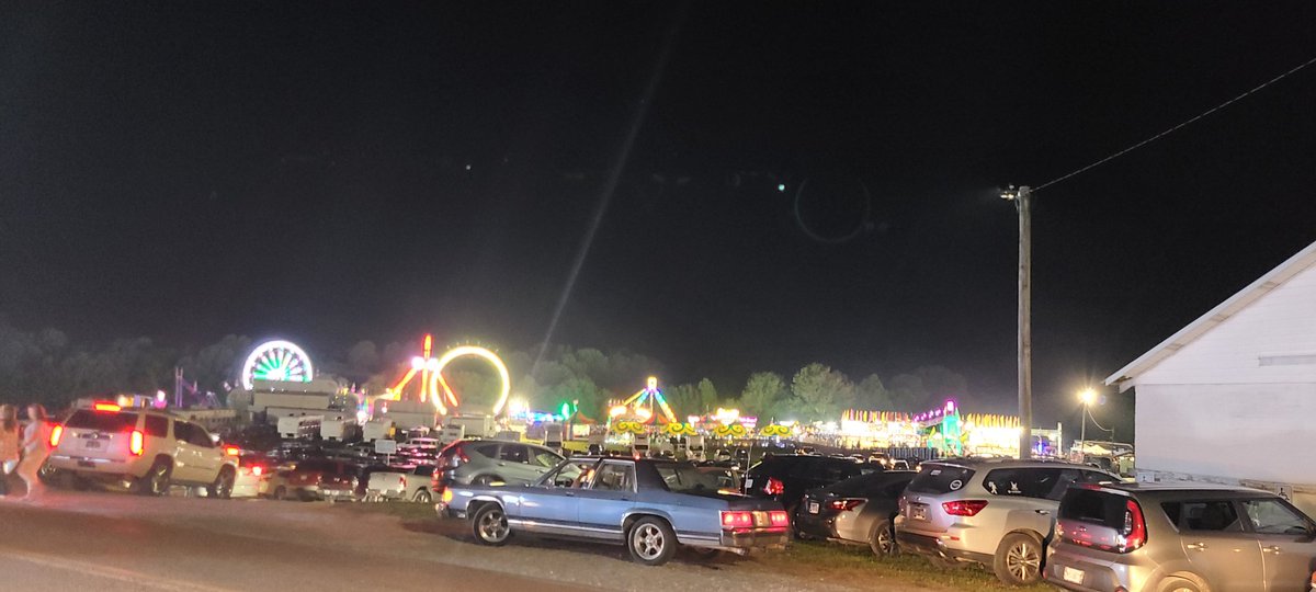 votemikewinton's tweet image. Campaign stop Warren Co Fair. Lot of voters like hearing the word Independent #welikemike