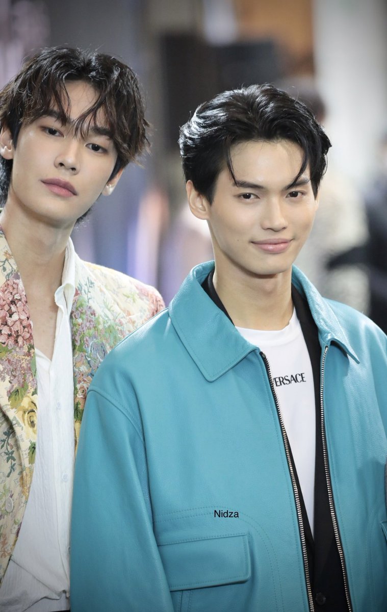 NIDZA7822's tweet photo. น้องดิว ดูดีขึ้นมาก เพ่งได้ดูหน้่าน้องดิวชัดๆ โหน้องหล่อขึ้นมาก น่าจะไปได้ไกลสายนายแบบ ยิ่งยืนคู่พี่วินนะโอ้โห เลย ออร่าจับทั้งคู่ 🖤💚@dew_jsu #dew_jsu #winmetawin https://t.co/AsSwP6tkxb
