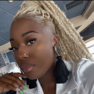 TeamTillie's tweet photo. #NewProfilePic https://t.co/lQJTZJdmBh