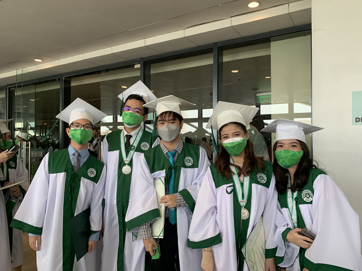 PanaVerdeSHS's tweet photo. Masisilayan na ng mga mag-aaral mula sa STEM 120 ang pagwawakas ng daan patungo sa rurok ng kanilang tagumpay. 👨‍🎓🏅

SUBAYBAYAN ang live coverage ng Pana Verde para sa 5th Senior High School Commencement Exercises mula 9:00 n.u.

#Altogether120
#KeepTheMemory https://t.co/u9nJp9bVae