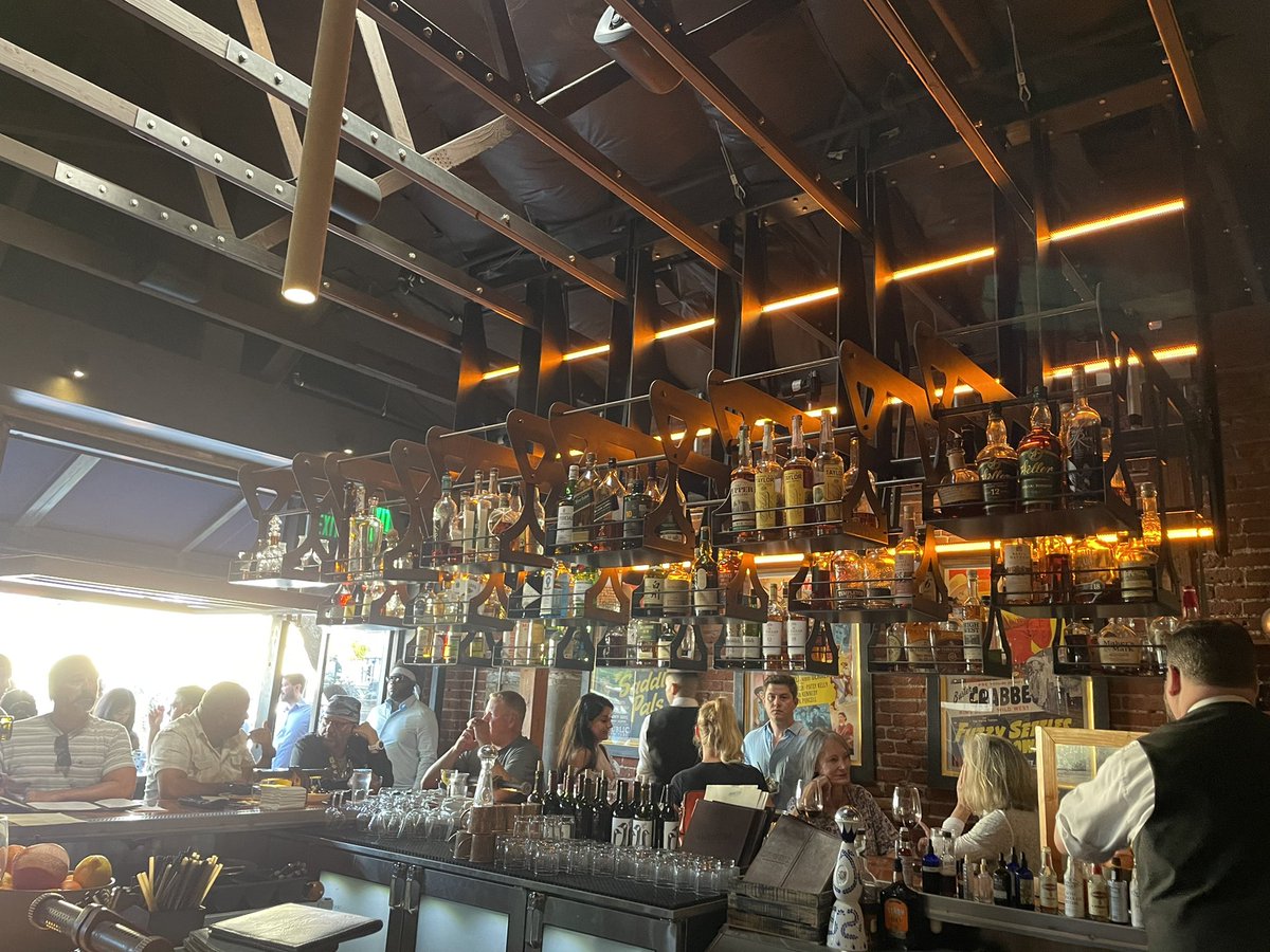 CoachHop's tweet photo. ๐บ๐๐๐๐โค๏ธ #fridayhappyhour #cowboystar @eastvillagesd @SDPartnership @SDDiscover @EaterSanDiego @Eater #barfood #sdfood #sdbars ๐ https://t.co/Uy0pBfEJst