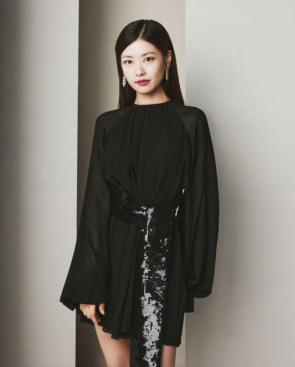 aviannabrayson's tweet photo. 🙈😍🔥🖤

#JungSoMin #jungsomin #somin
#Jinbuyeon #Mudeok #Naksu
#AlchemyOfSouls #tvn #Netflix
#ProjectWolfHunting https://t.co/6amkvnrmVg