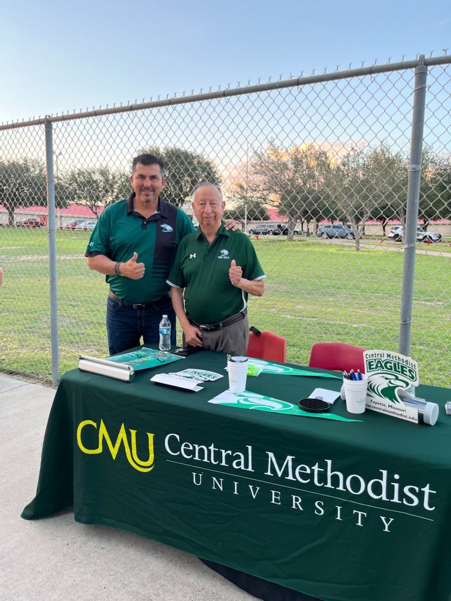 DrJoeParisi's tweet photo. This is what Friday Night Lights looks like in Texas! They say everything is bigger in TEXAS. Well… @cmuniv @AdmissionsCmu @cmueagles are there, so….. #CentralVictory #TexasRocks https://t.co/mJSUnu2PsJ