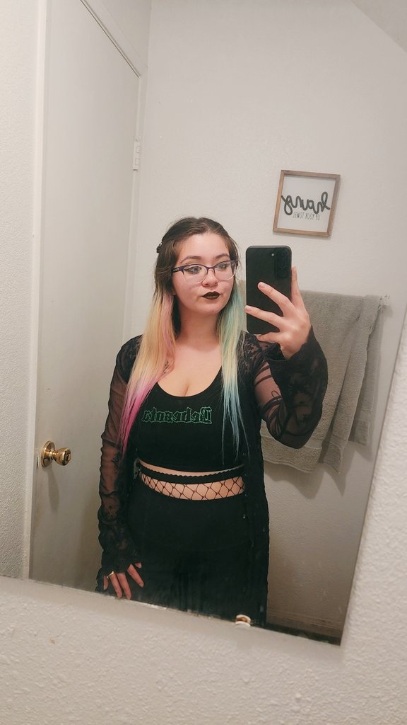 La petite morte. "The Little Death." Come on, Tiffany. Let's die a little. 🖤🔪